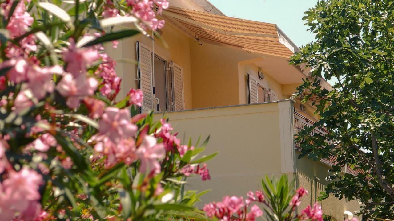 Adria Arba Apartments Rab Town Exterior foto